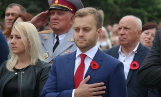 Костянтин Усов вимагає, аби СБУ взялася за сепаратистські пісні у Кривому Розі Костянтин Усов вимагає, аби СБУ взялася за сепаратистські пісні у Кривому Розі